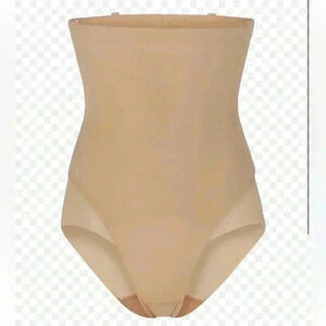 NEW Honeylove Superpower Brief